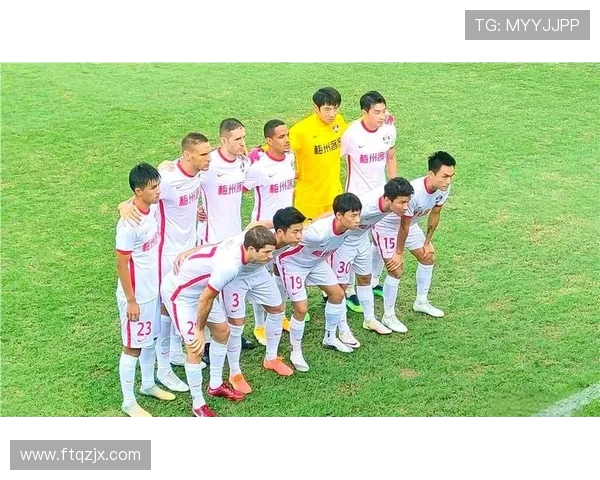 沧州雄狮激战赛场勇夺胜利 展现拼搏精神与团队力量 沧州雄狮激战赛场勇夺胜利 展现拼搏精神与团队力量