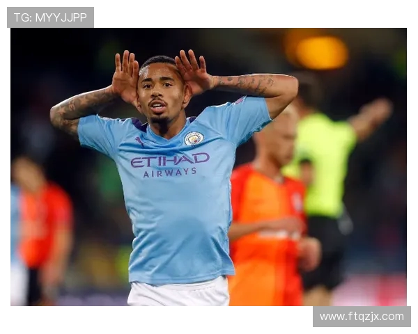 努涅斯的崛起之路:从新星到顶级前锋的蜕变与挑战